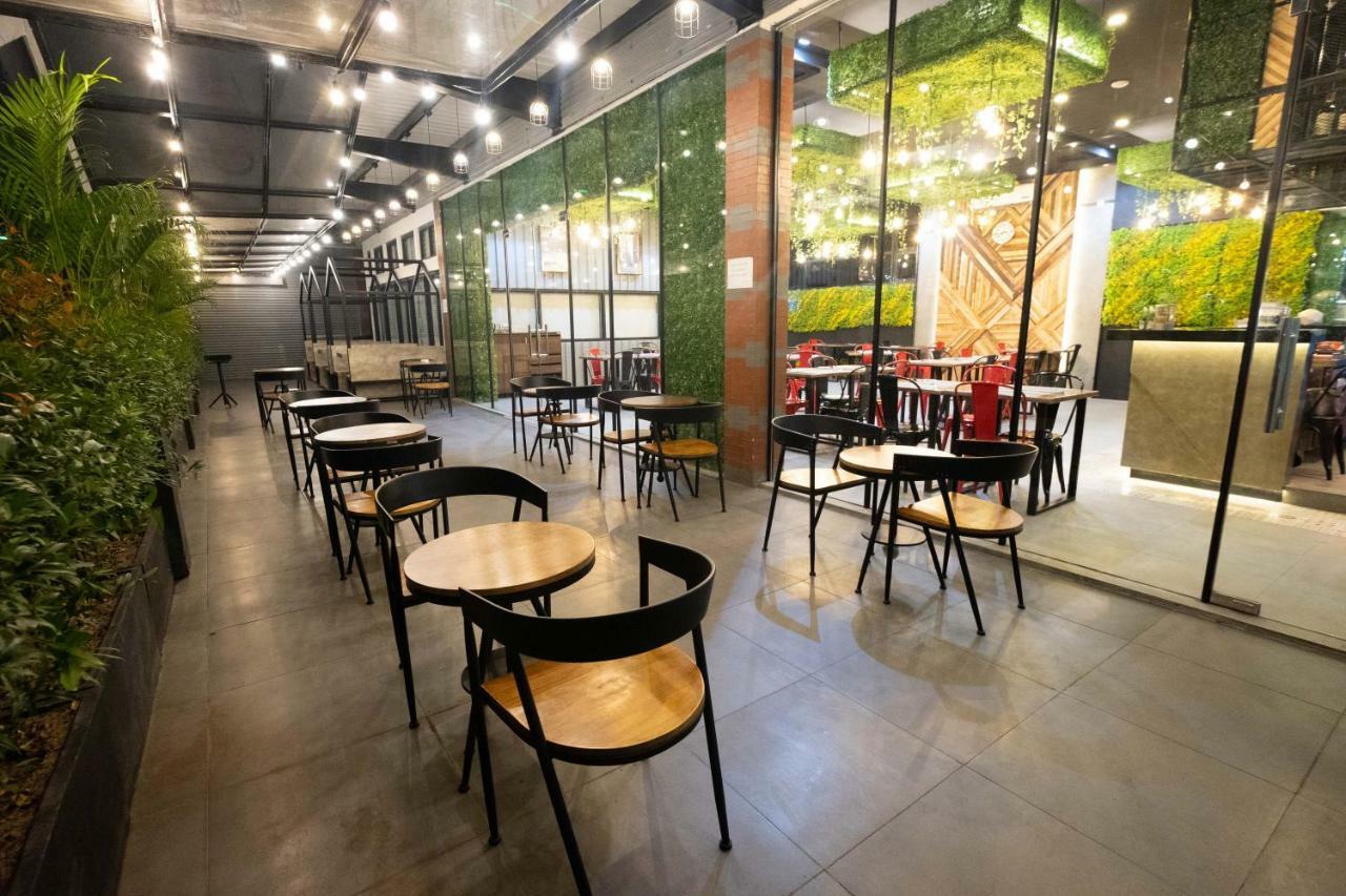 Axiaa Hotel Кесон Сити Екстериор снимка